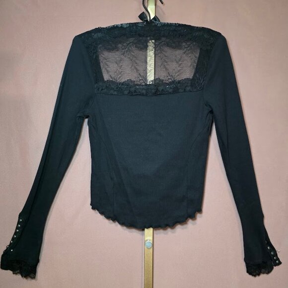 NWT FREE PEOPLE Cuff It Lace Top Black L - Picture 7 of 12